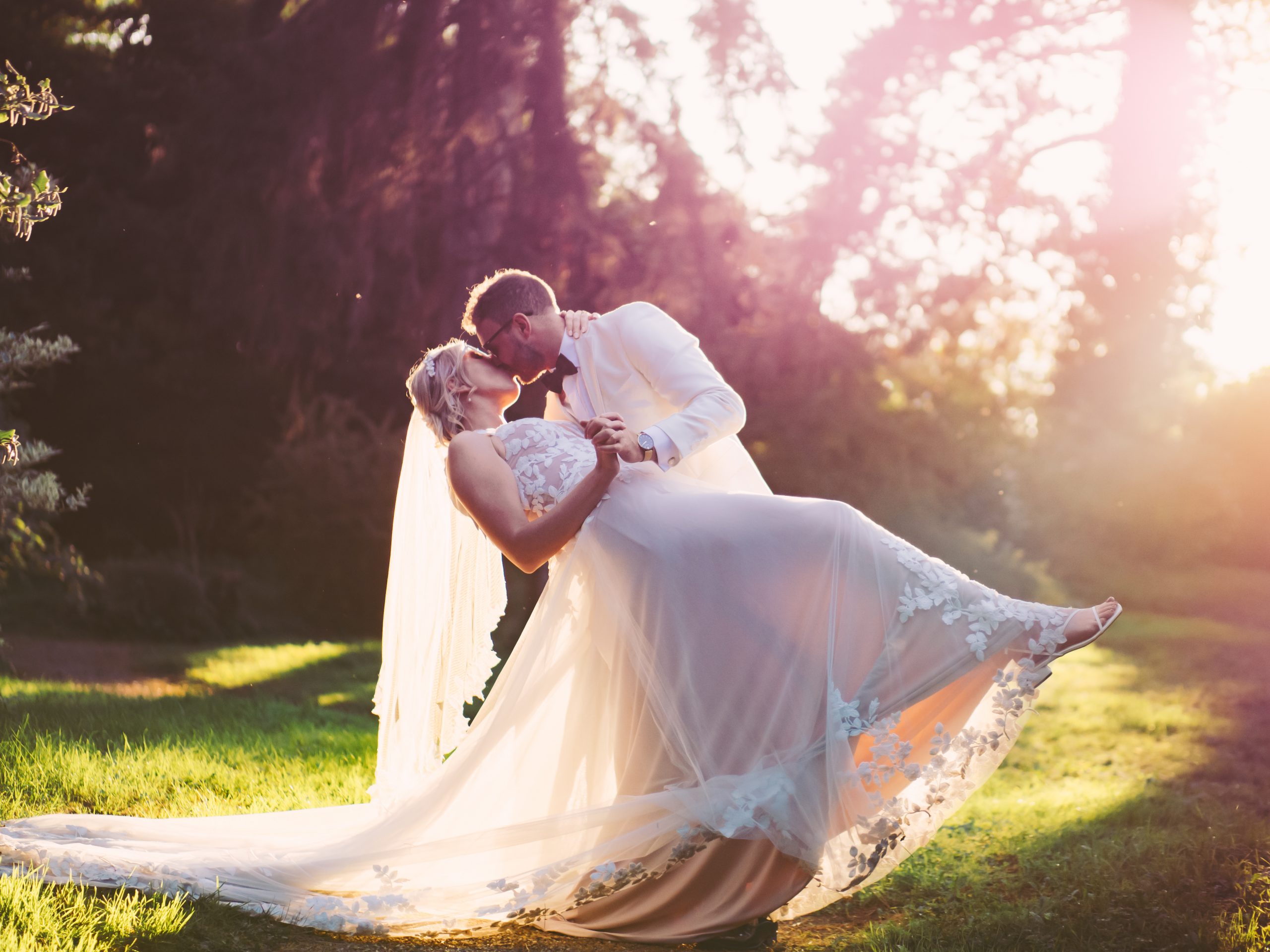 Perfect golden hour wedding photography in England & Wales